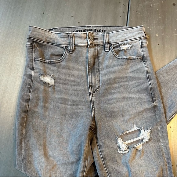 American Eagle Super Hi Rise Jegging Distressed Grey Pants size 8 regular - Picture 3 of 5